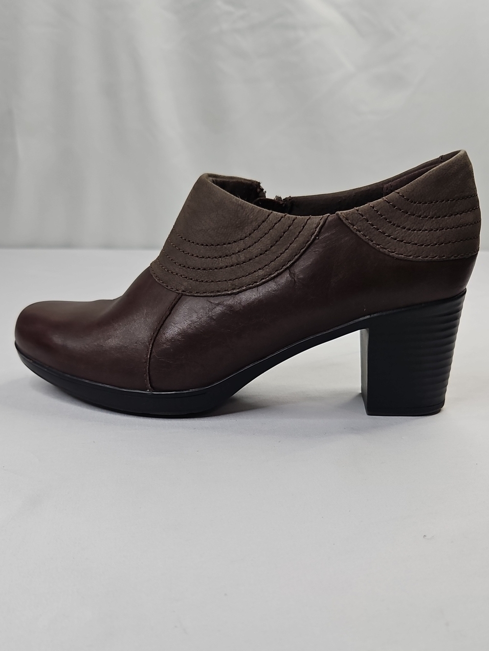 Clarks Bendables Brown/Gray Leather Suede Zip Bootie with Heel Women's Size 7.5